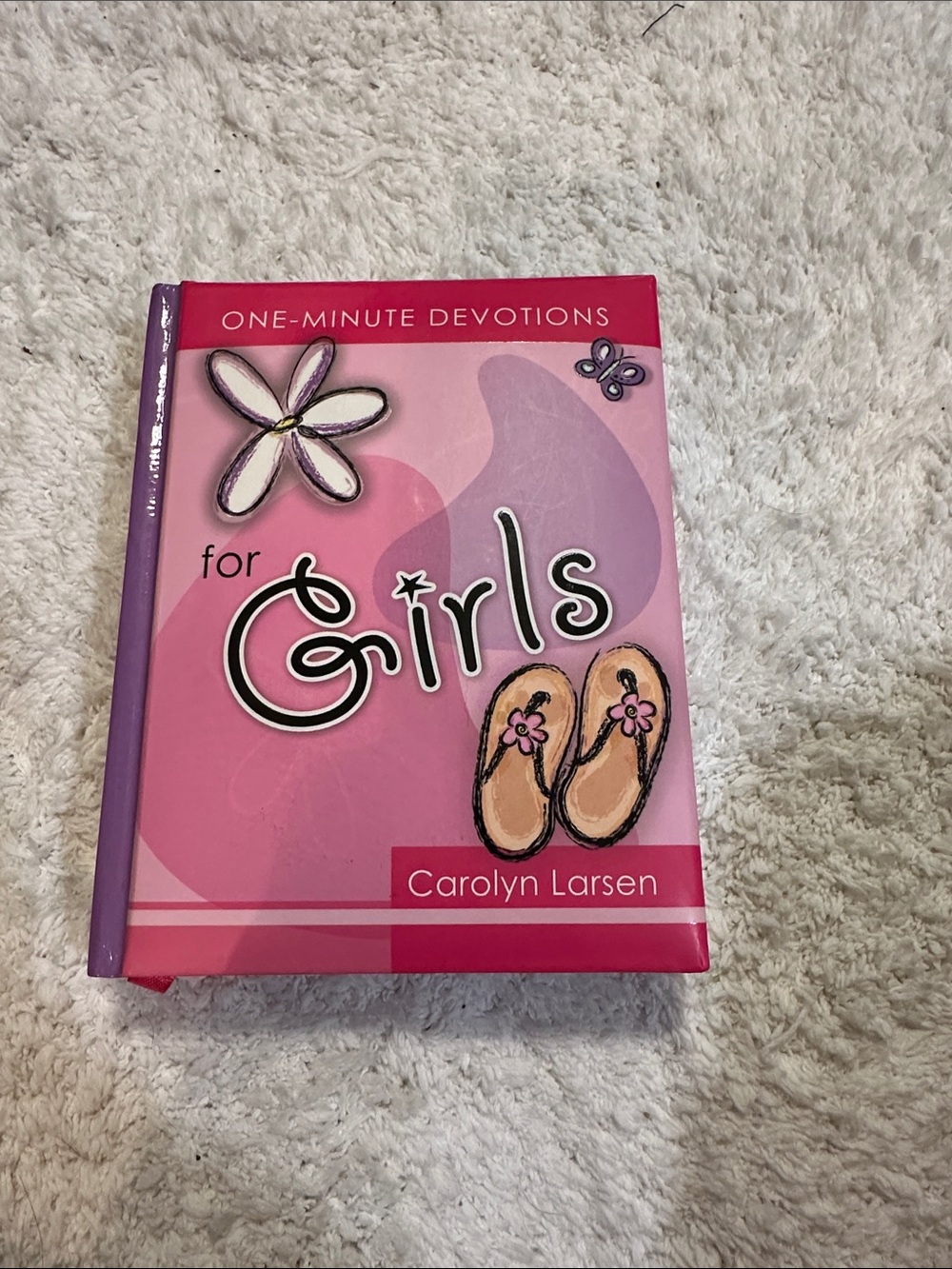 One-Minute Devotions for Girls by Carolyn Larsen - Pink Flip Flop Cover